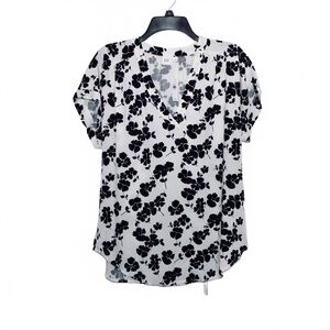 ☃️ 2/$18 GAP Top Size Large White/Dark Navy